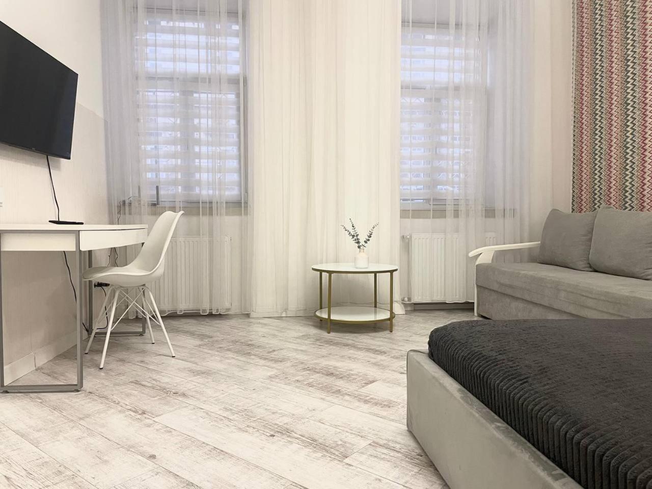 Куліша 15, Апартаменти В Центрі,Тц Форум,Оперний Lviv Exteriör bild
